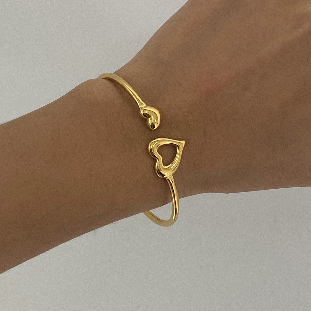 Bracelet doré cœur libre