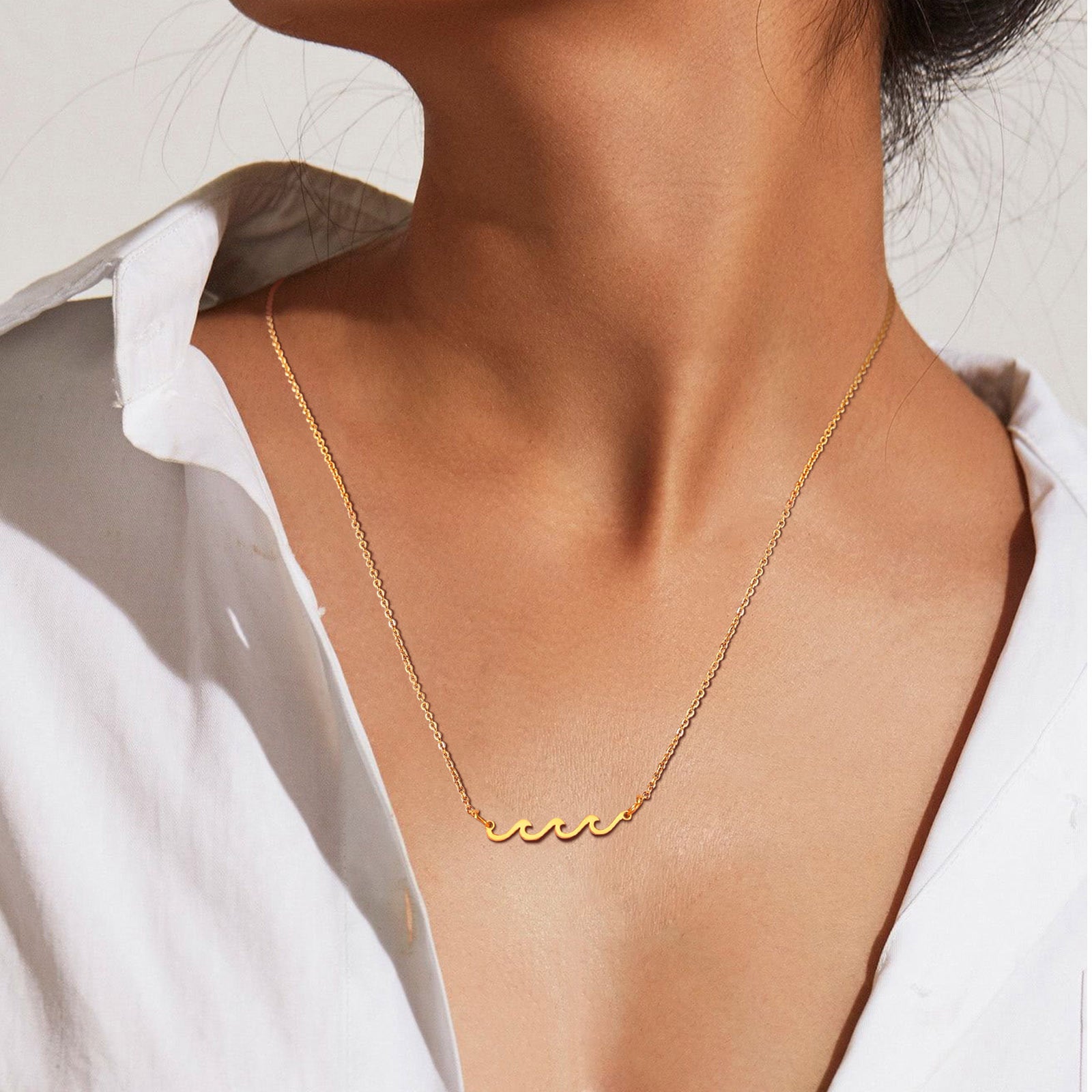 Collier doré vague