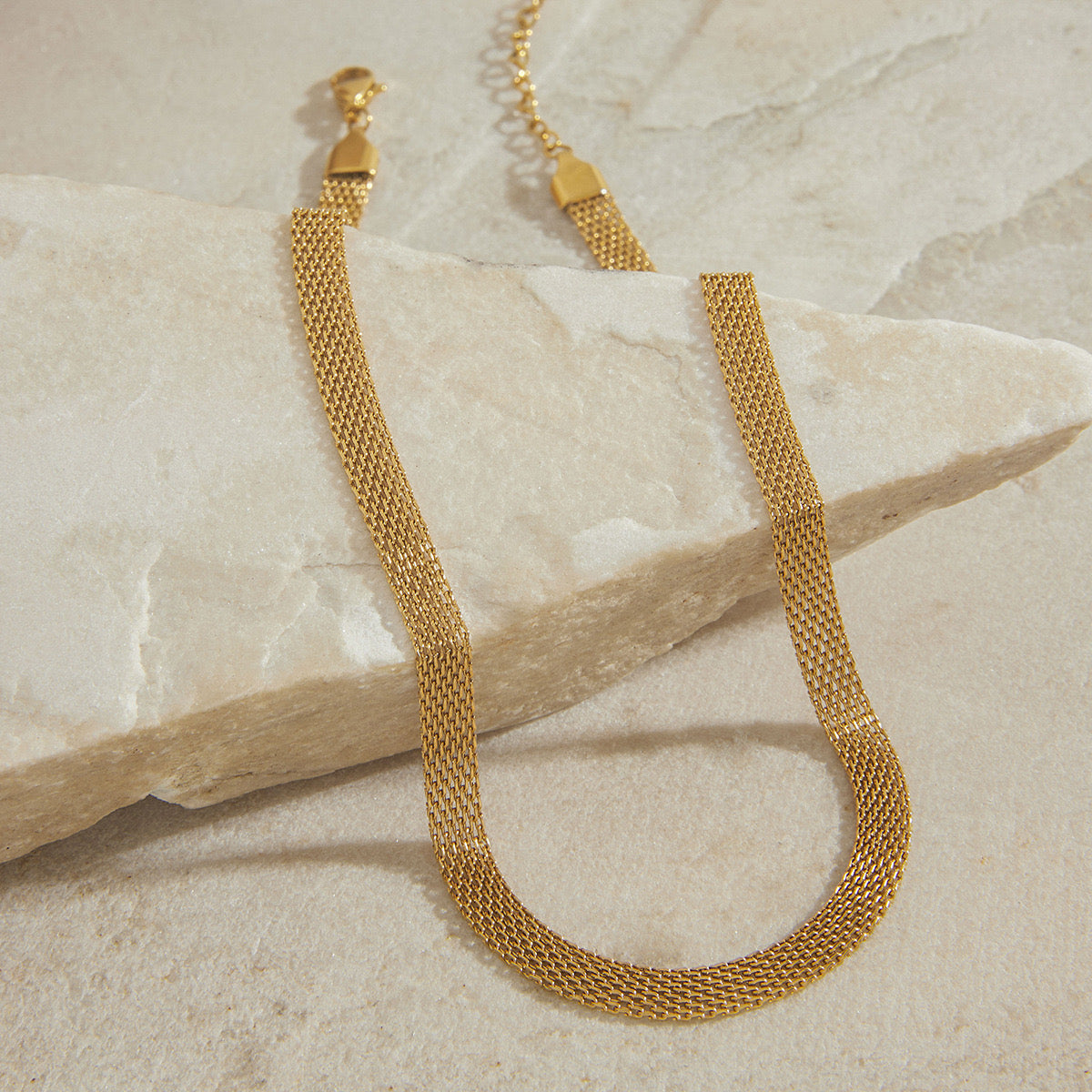 Collier Étreinte Dorée