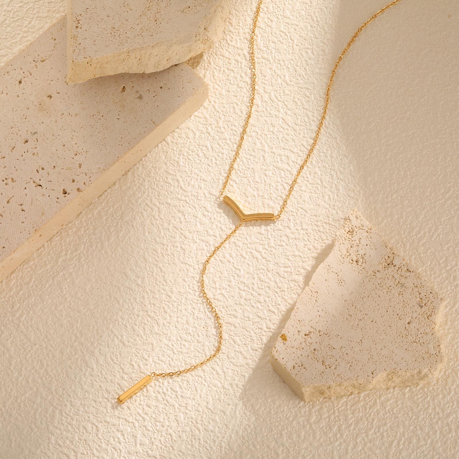 Collier V doré