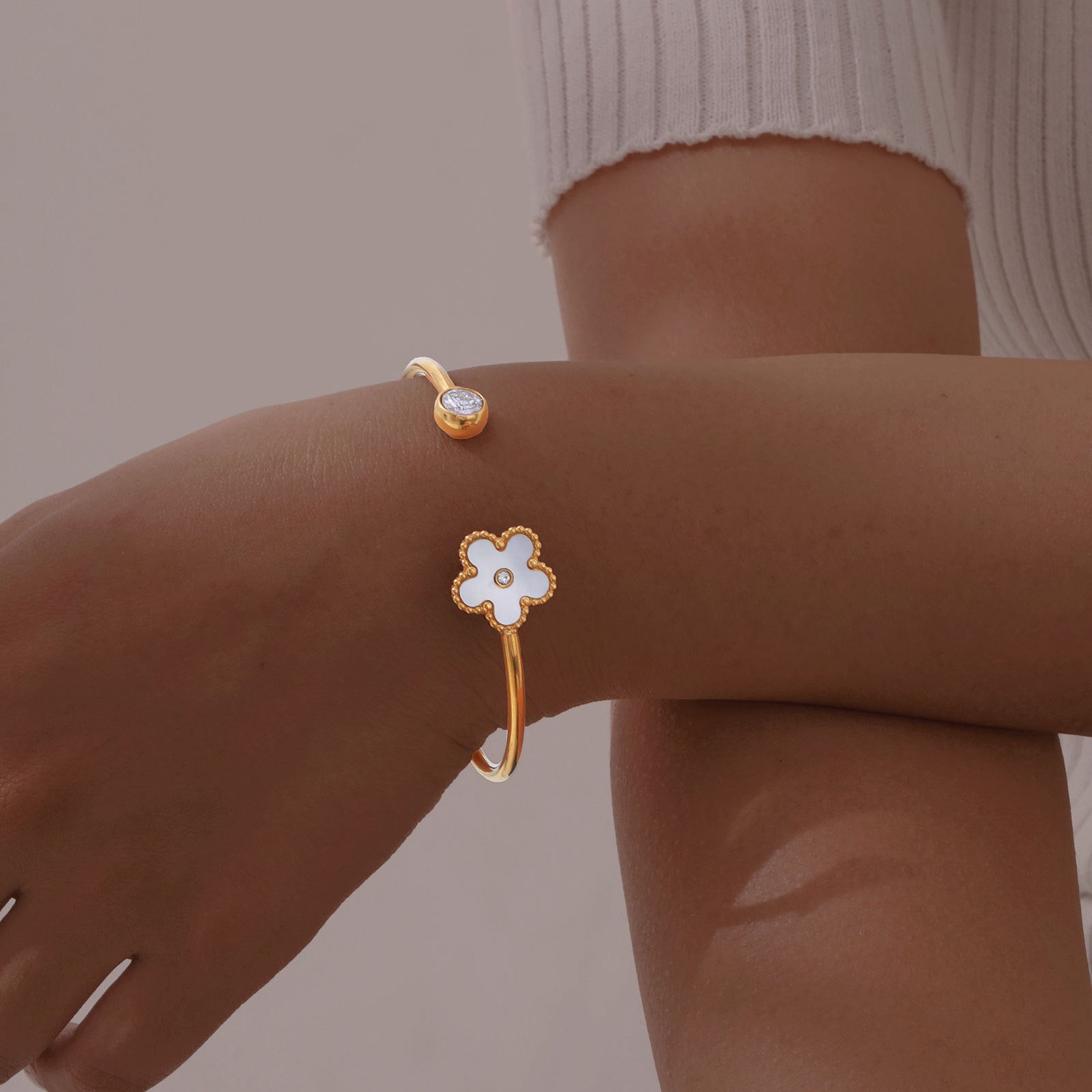 Bracelet ouvert doré trèfle