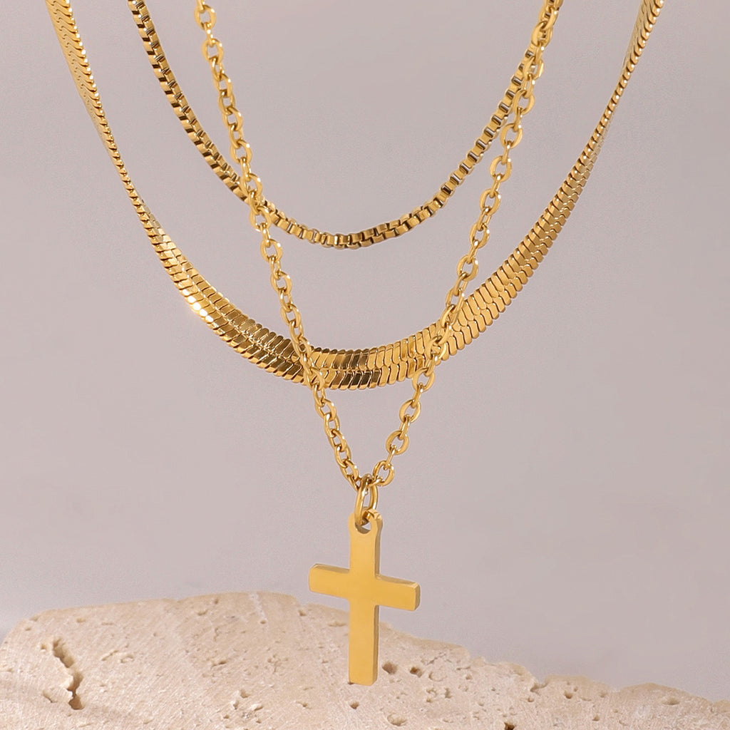 Collier croix chrétienne