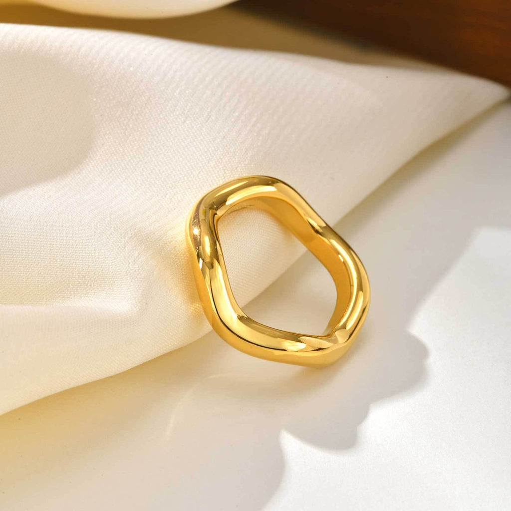 Bague effet doré ondulé